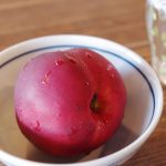 山梨銘菓 月の雫 で 砂糖に包まれている果物とは ご当地情報局