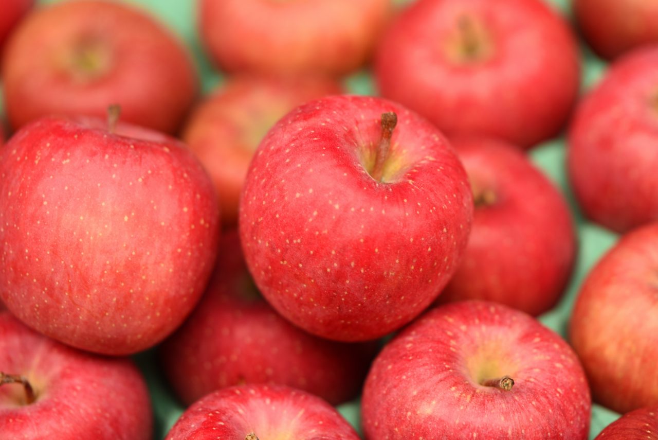 リンゴをまるごと使っているのが特徴の 青森県のスイーツとは ご当地情報局