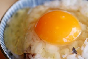 トンカツにデミグラスソースをかけた デミカツ丼 はどこの都道府県のｂ級グルメ ご当地情報局