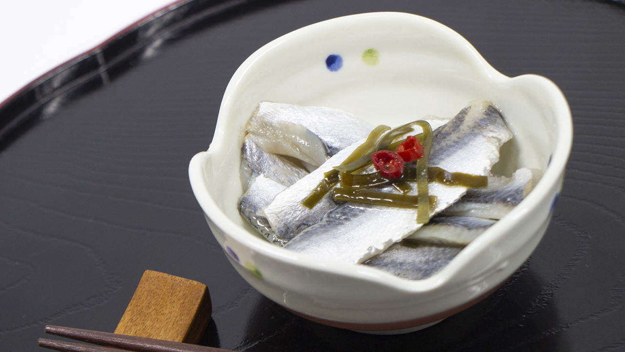 隣の家からご飯を借りてくるほど飯が進む ということから名が付いた 岡山県でよく食べられる魚 サッパの別名は ご当地情報局
