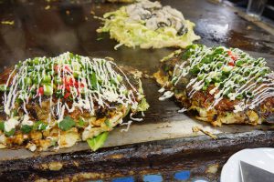 トンカツにデミグラスソースをかけた デミカツ丼 はどこの都道府県のｂ級グルメ ご当地情報局