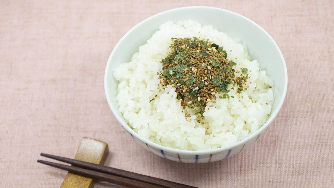 広島県福山市の名物である 様々な具材の上にご飯を乗せ上からだし汁をかけた料理は ご当地情報局